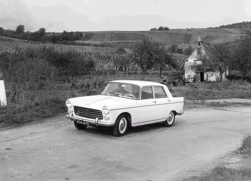 プジョー長崎 ライオンの記憶 Peugeot 404