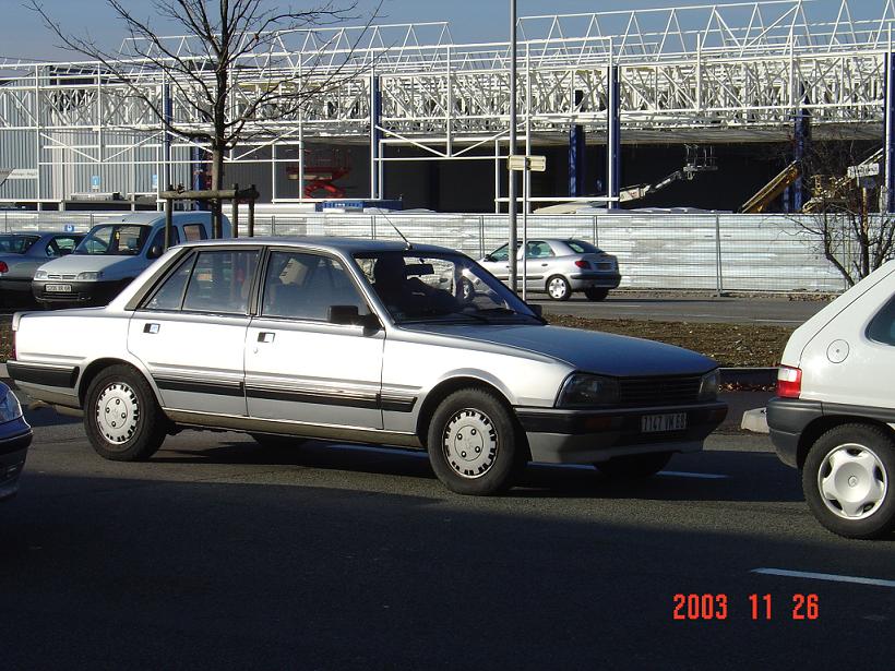 ライオンの記憶 【 Peugeot 505 】