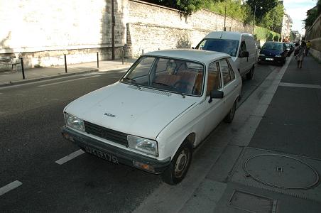 ライオンの旅 【フランスの縦列駐車】