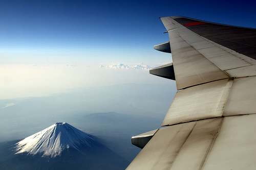 為になるの？こんな雑学！【飛行機で電子機器】