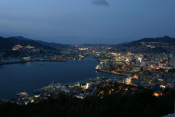 鍋冠山（なべかんむりやま）の夜景