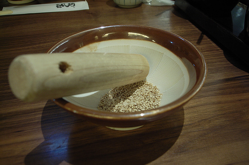 『ゴマすり』の意味は？