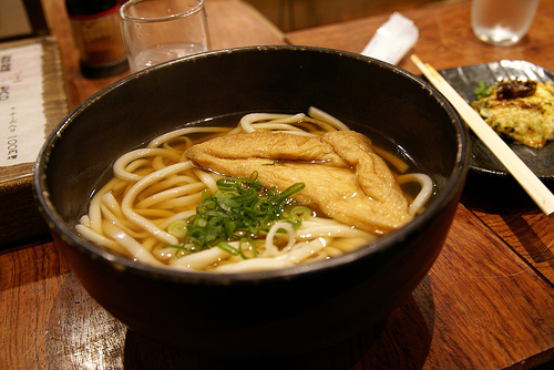 為になるの? こんな雑学!? 【キツネうどんとタヌキうどん】