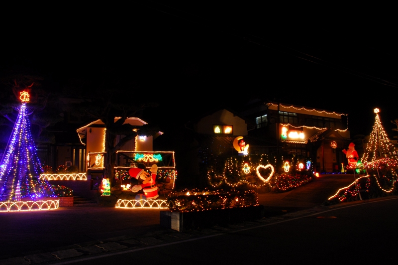 町中のクリスマスイルミネーション！