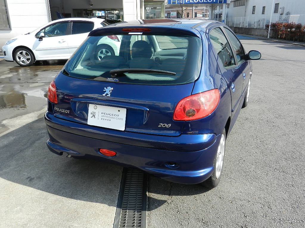 新しく中古車が入りました。